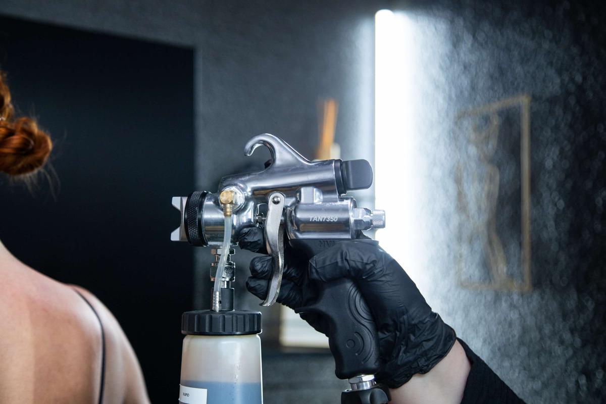 How to Choose the Best Tanning Salon CRM Software: Top Solutions Reviewed