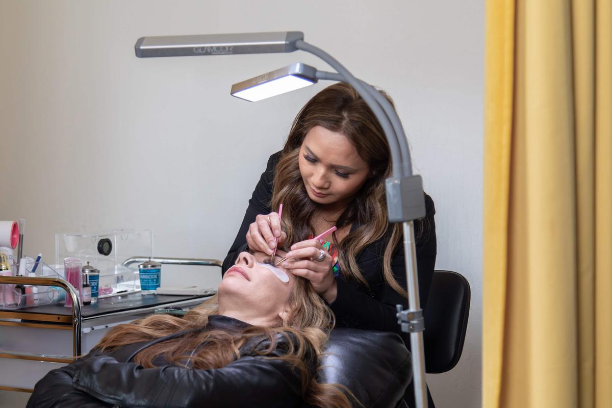 Aftercare Communication: The Key to Long-Lasting Lashes