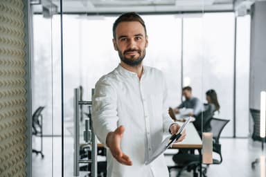 5 Welcome Email Templates to Say Hello to New Employees