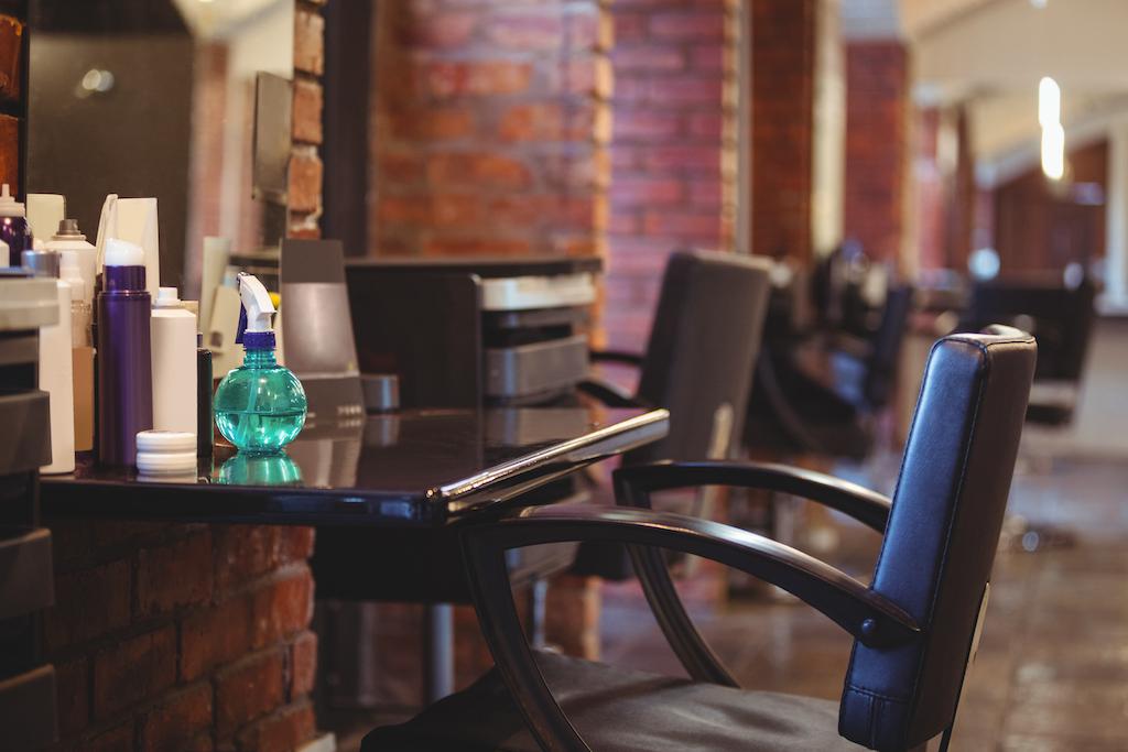 Salon Booth Rental Pricing: A Complete Guide to Costs, Fees, and Budgeting