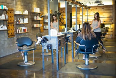 Commission vs Booth Rental: The Complete Comparison for Salon Owners