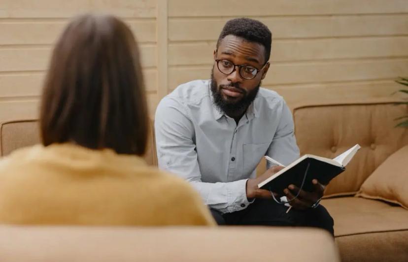 Life Coaches vs. Therapists 